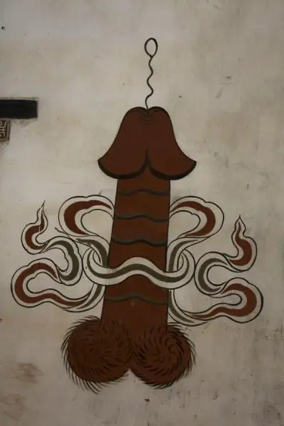 bhutan phallic symbols02