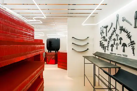 studio toogood installation for hermes petit h dezeen 3