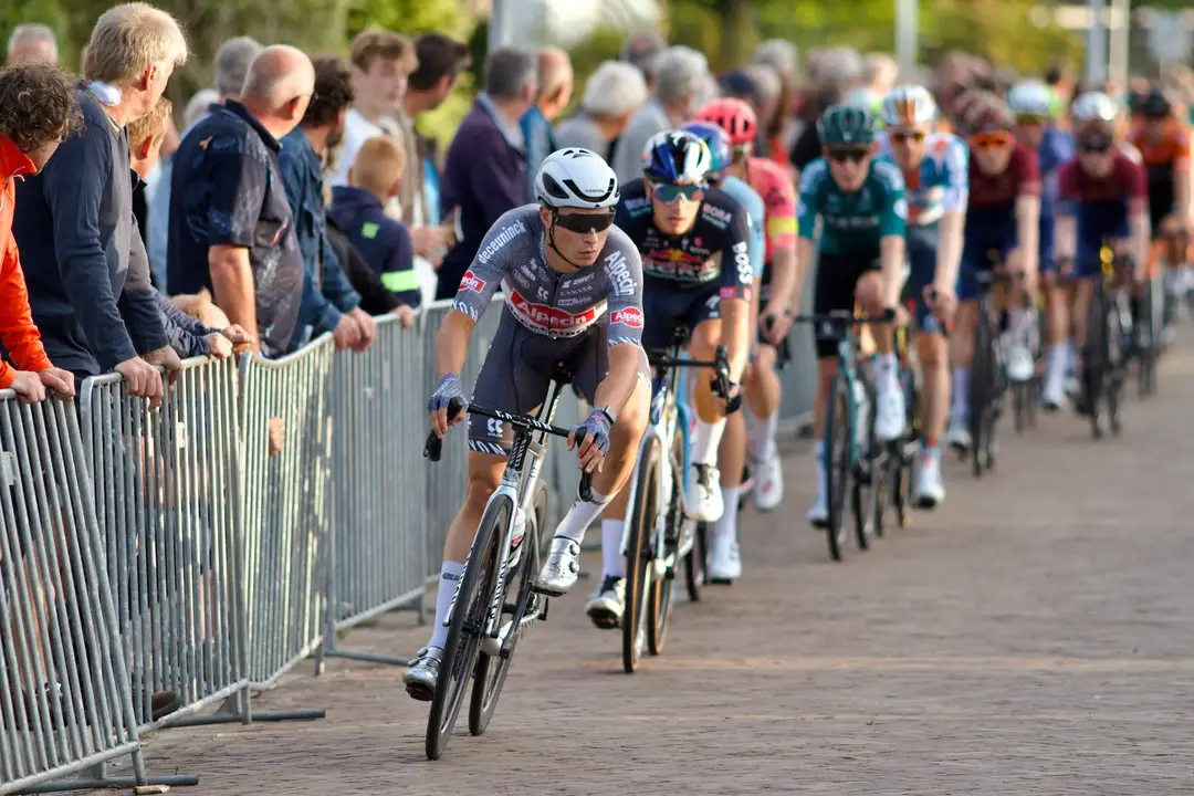 Jasper Philipsen in een wedstrijd