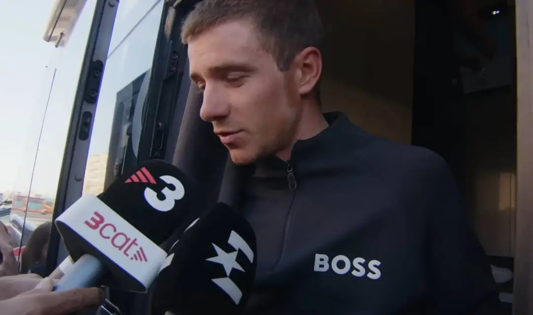 Remco Evenepoel geeft interview in de Vuelta