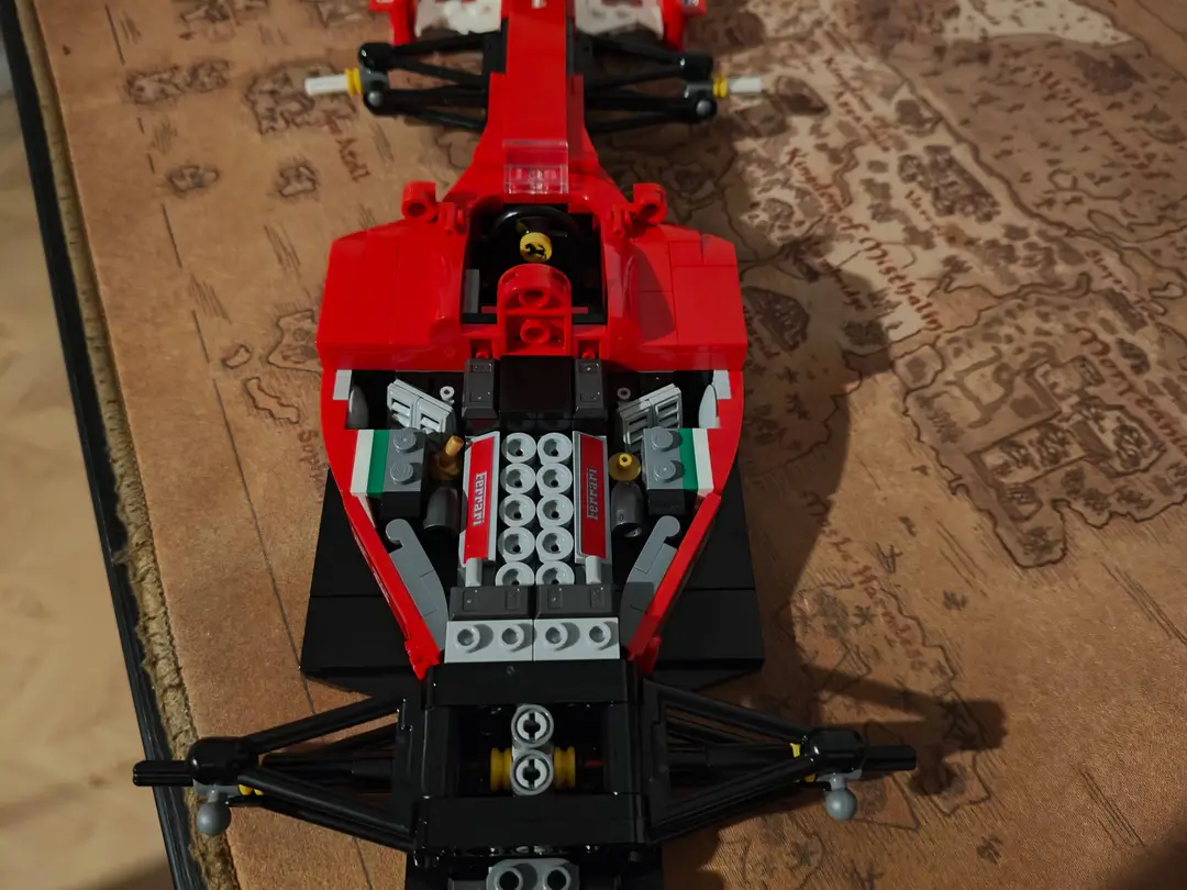 Ferrari F2004 LEGO Review Pic2