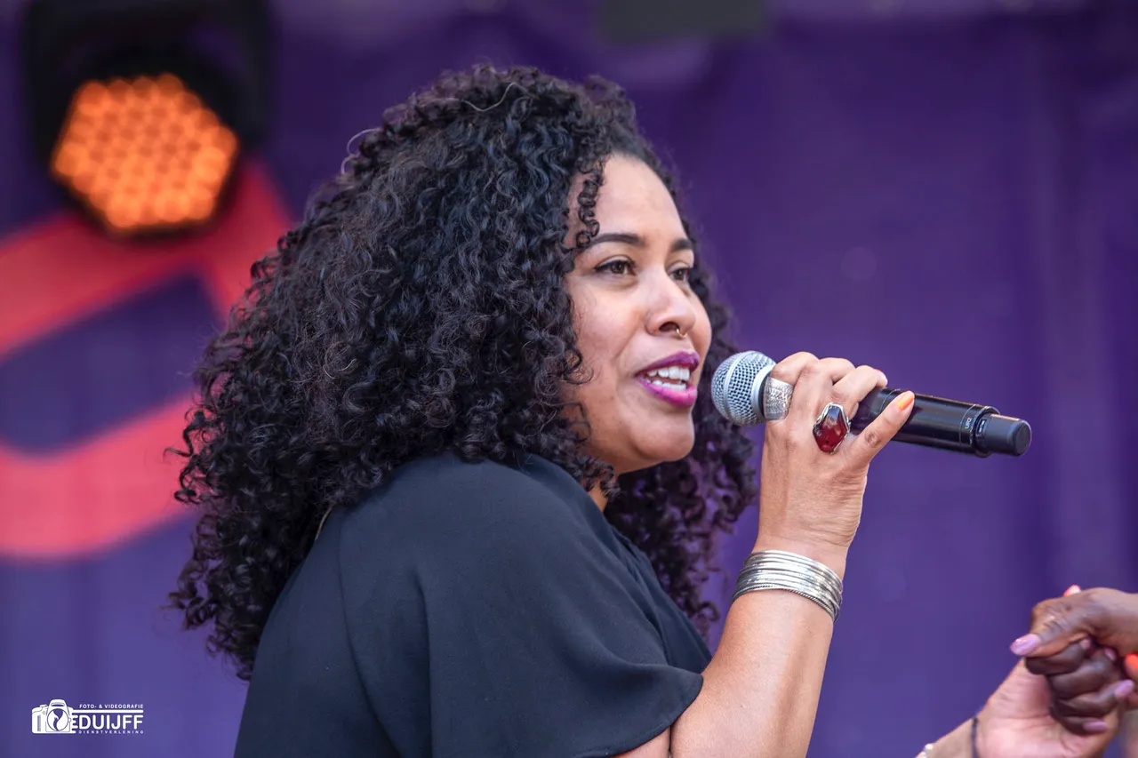 backgroundzangeres fraai