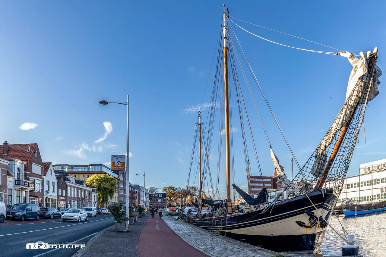 boot aan kade