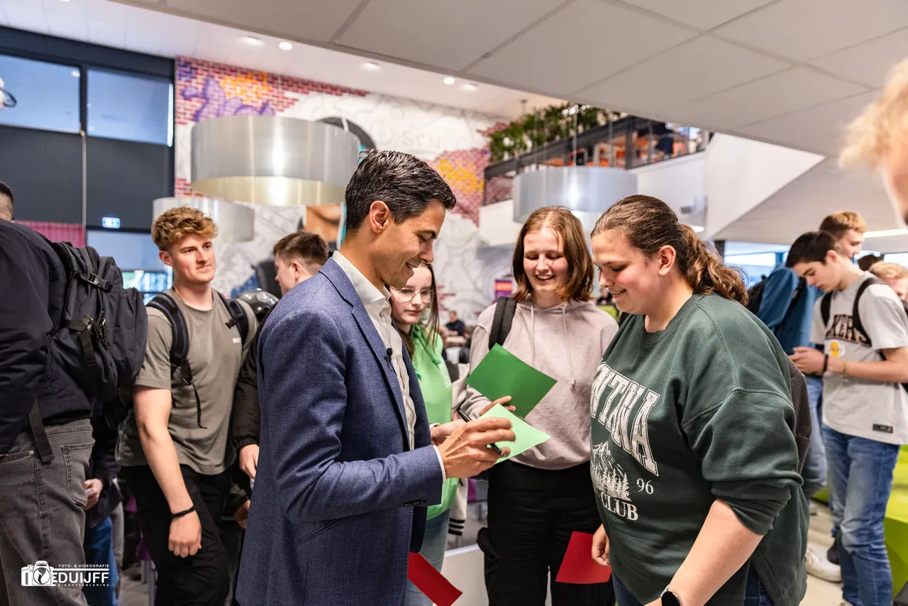 jetten signeert