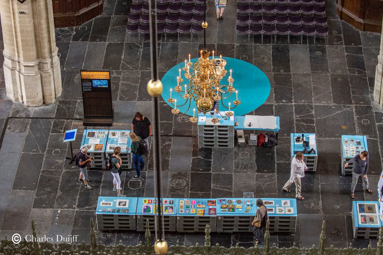 kerk binnen hoog gefotografeerd