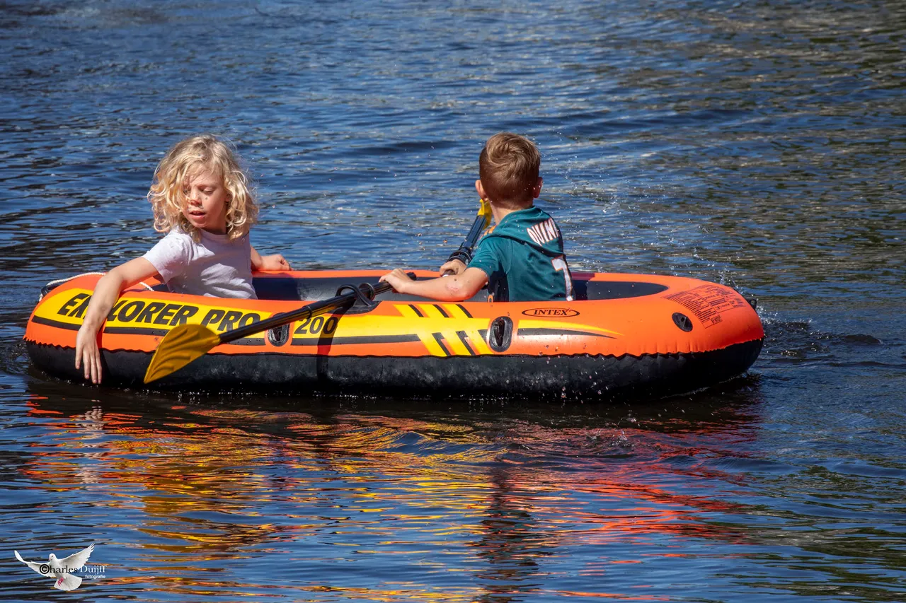 kids in rubberboot