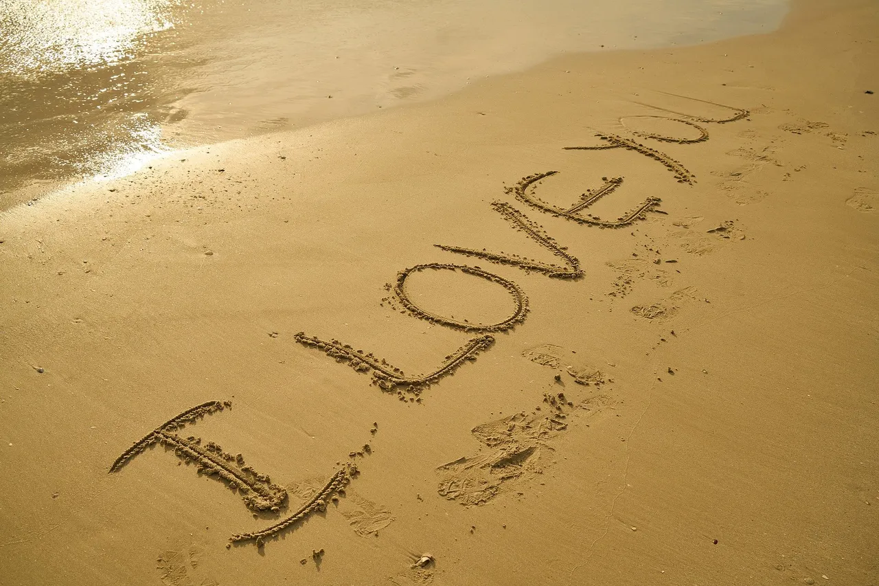 love 2381580 1920