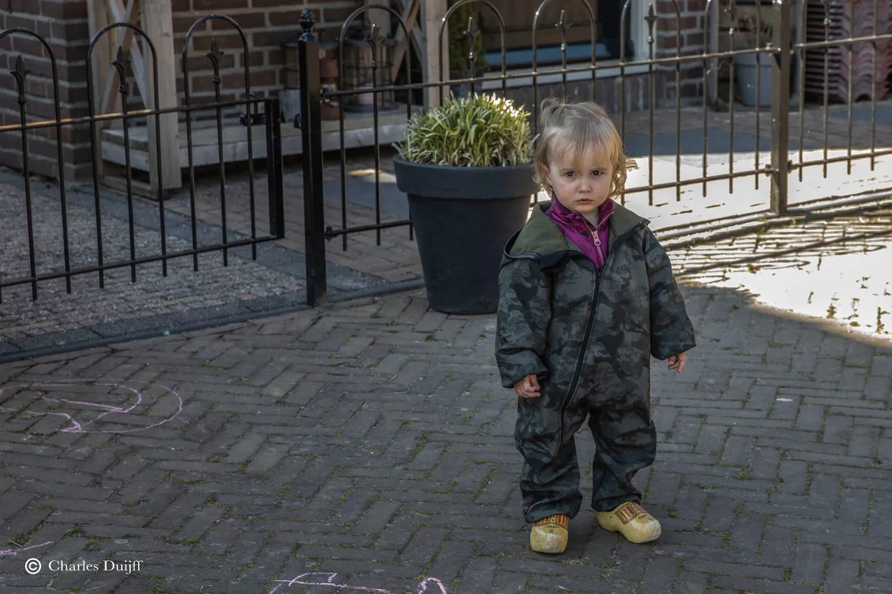 meisje op klompjes