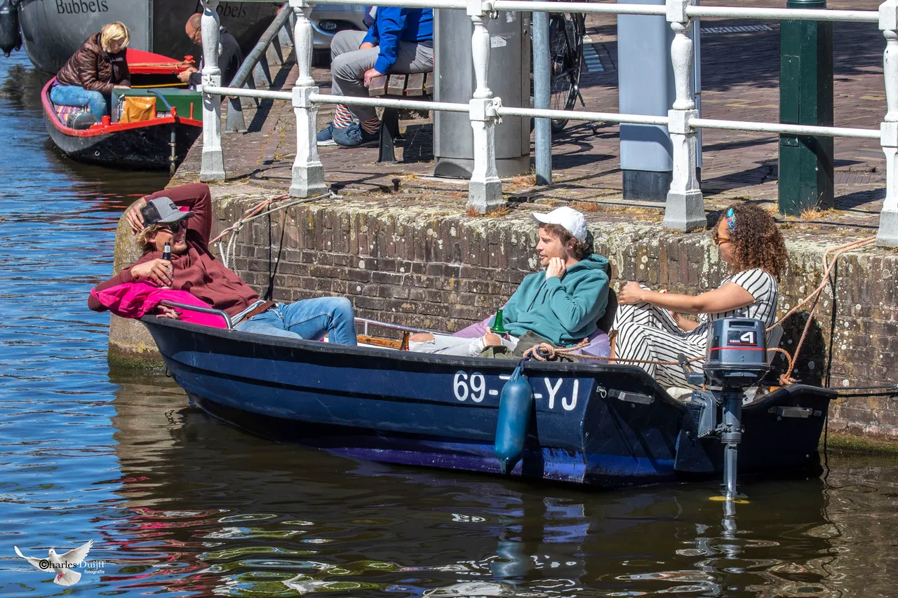 zonnen in bootje