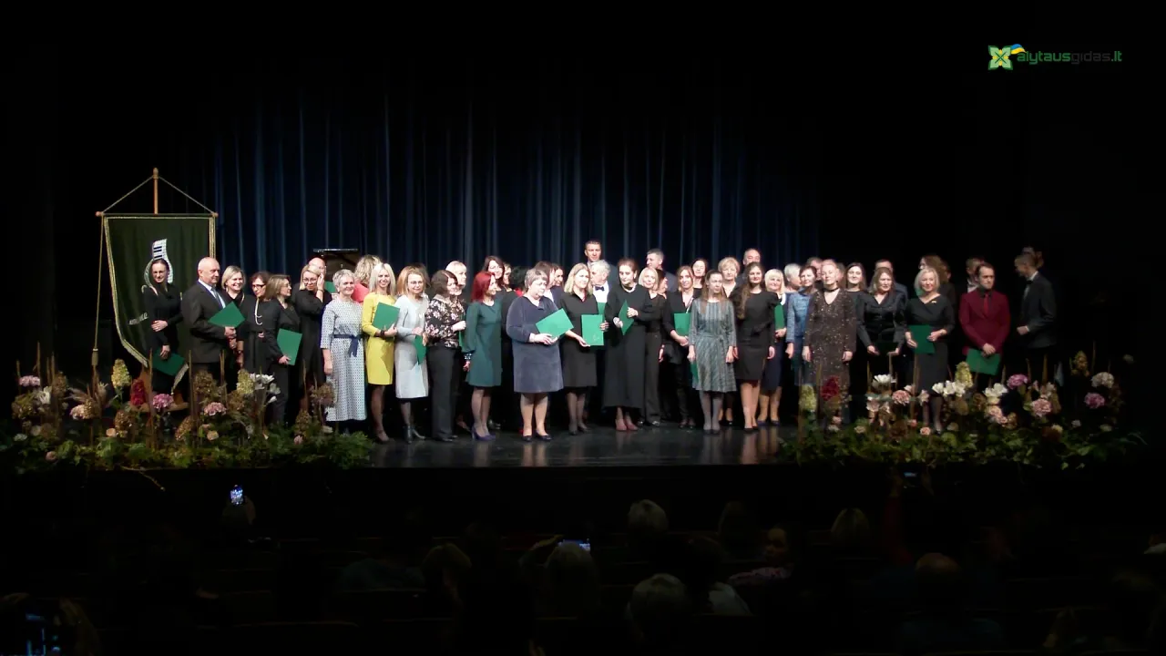 0000800 57 49 32still010 jpg