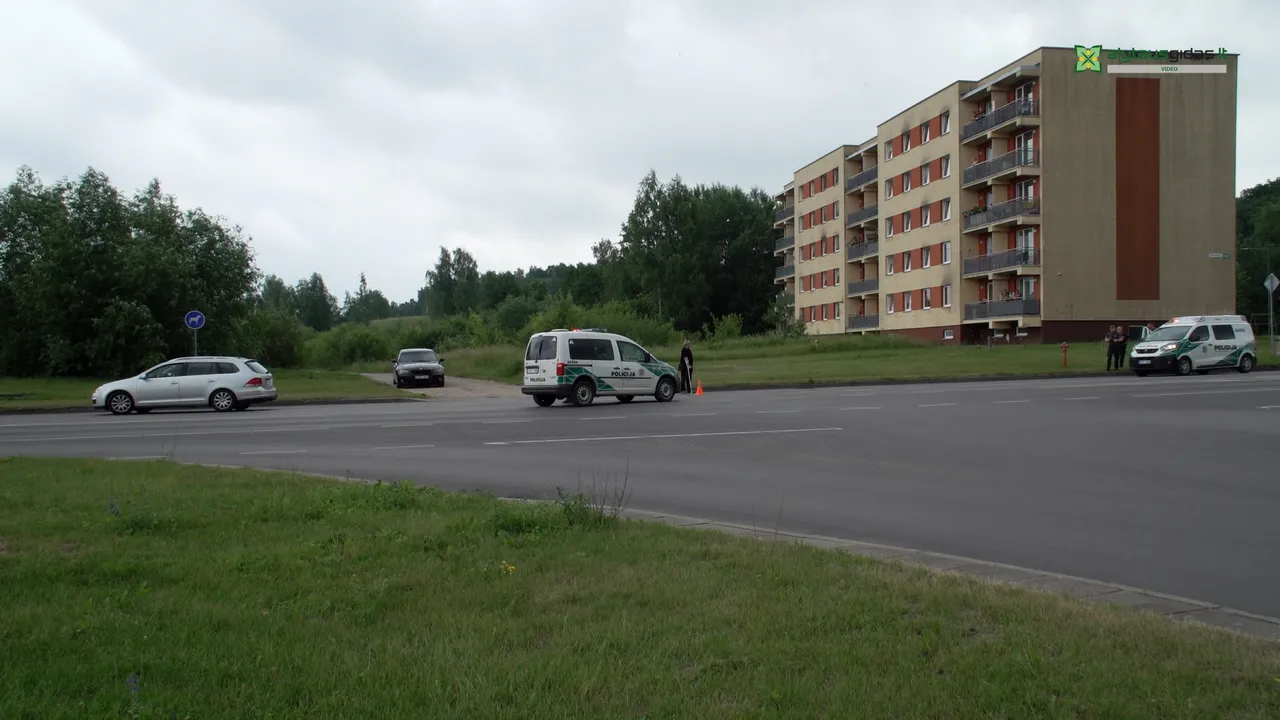 0005200 00 13 35still015 1