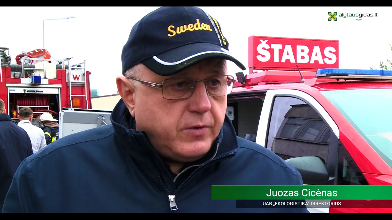 0013300 01 18 28still003