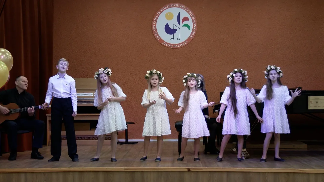 0023500 01 01 43still002