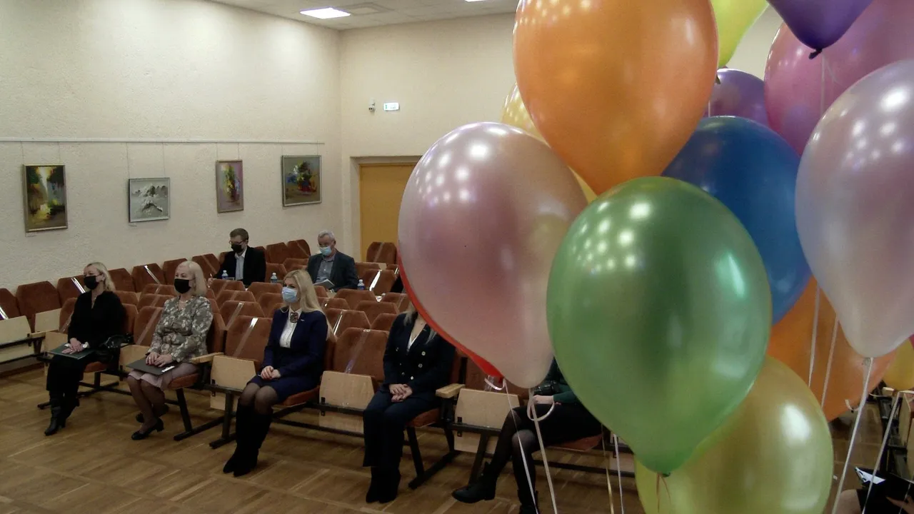 0023500 06 12 03still004