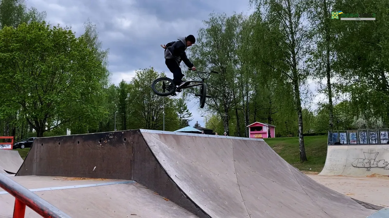 03 po reportazo00 00 19 34still081