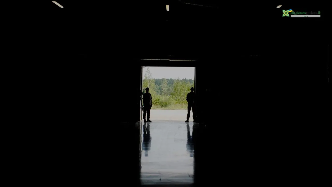 03 po reportazo00 01 00 33still196