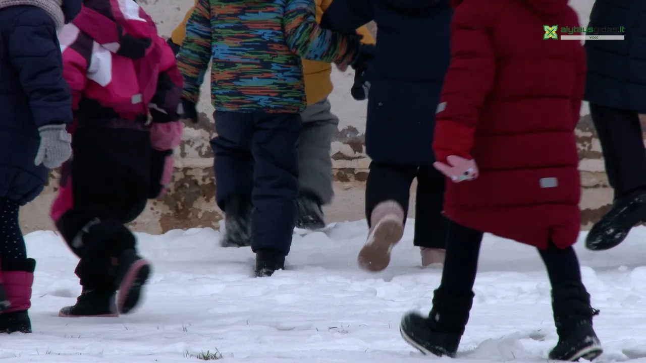 03 po reportazo00 01 04 22still099