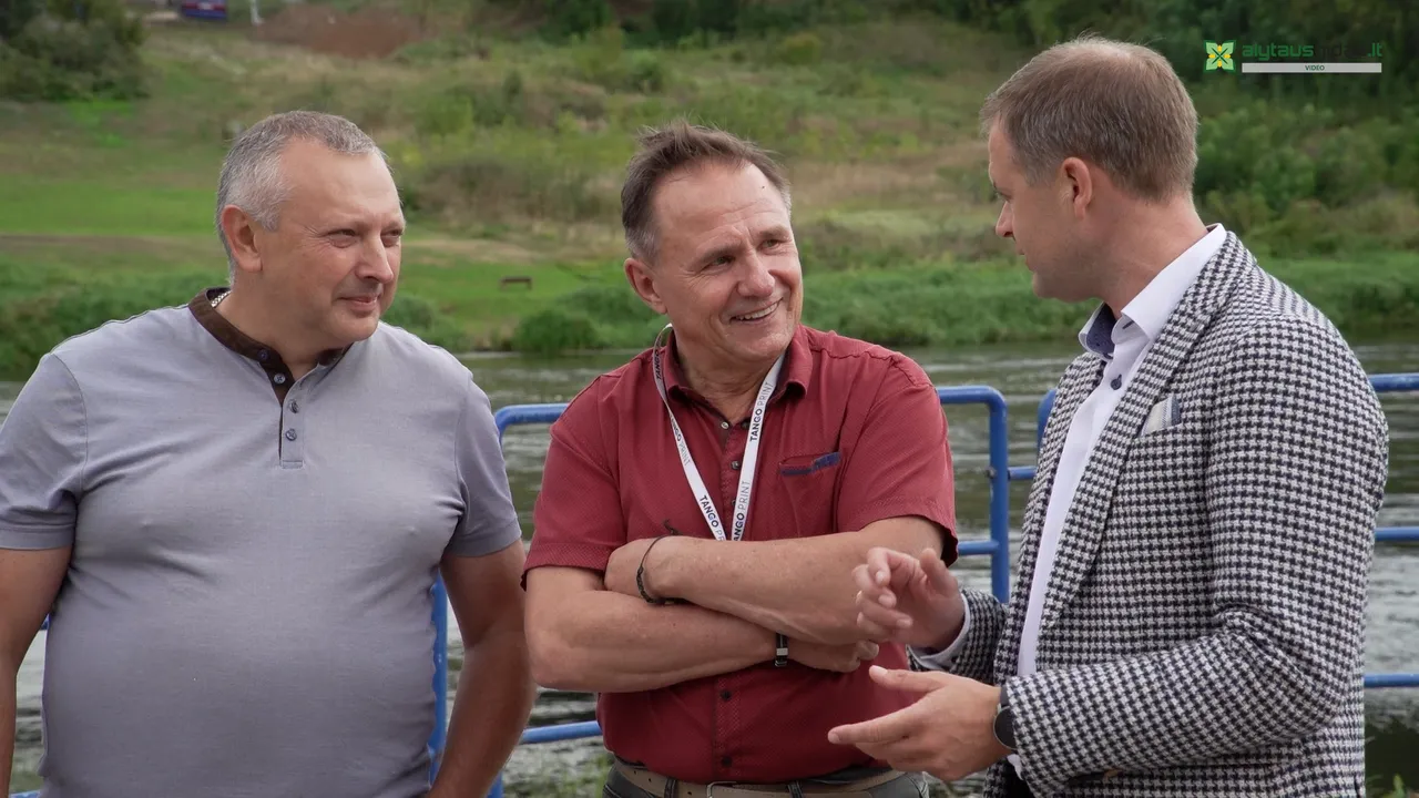 03 po reportazo00 01 04 22still245