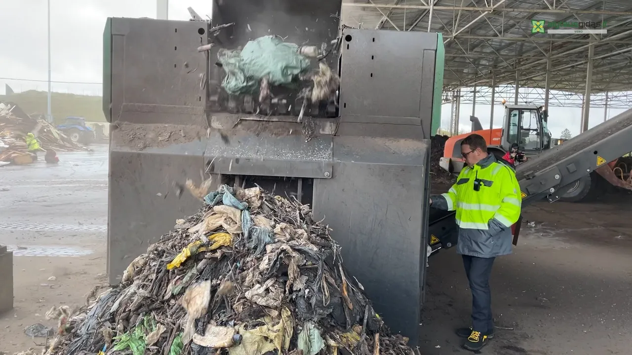 03 po reportazo00 01 16 11still091