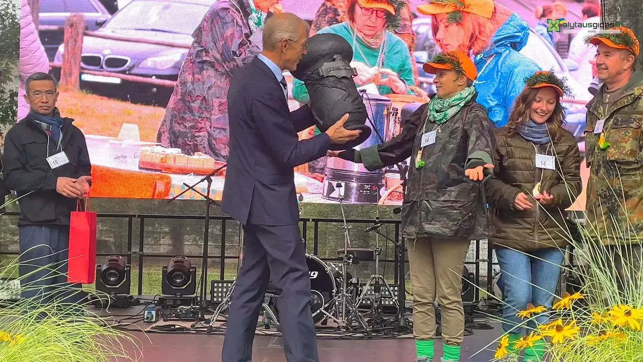 03 po reportazo00 01 33 13still202