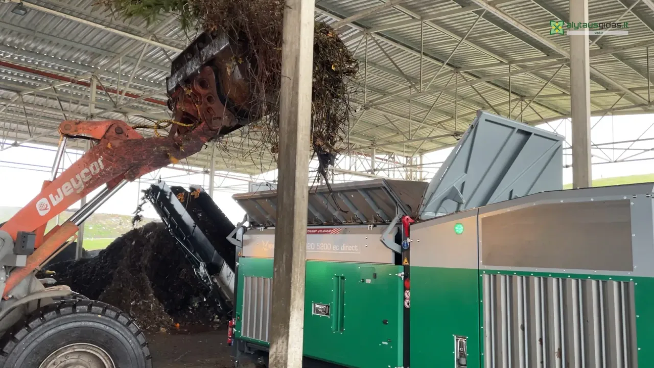 03 po reportazo00 01 33 38still092 jpg