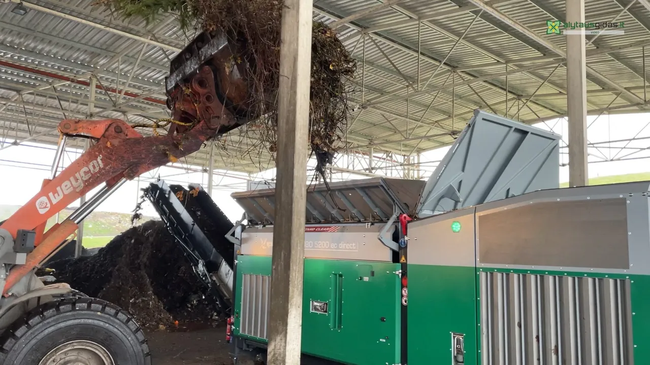 03 po reportazo00 01 33 38still092