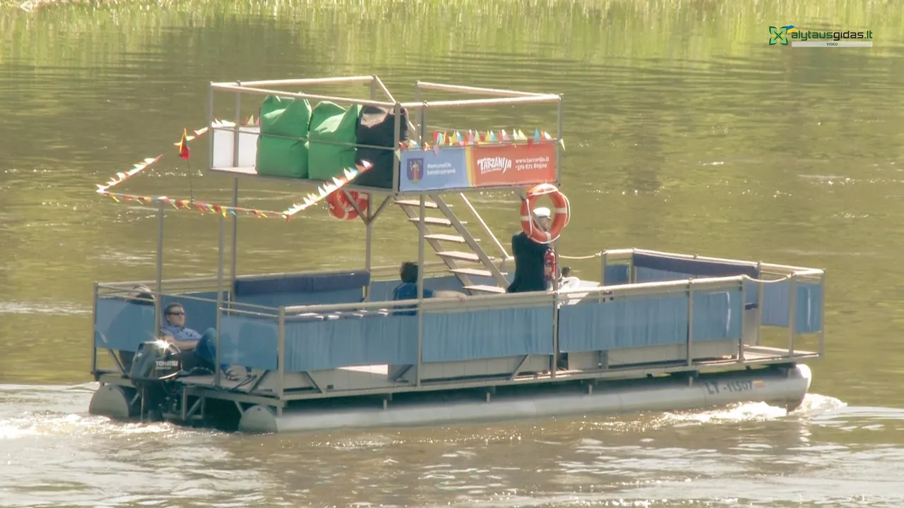 03 po reportazo00 01 39 32still093