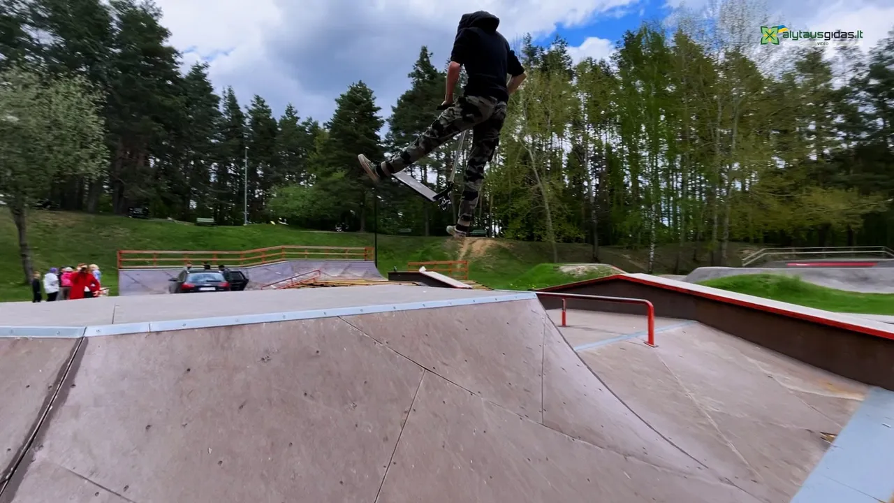 03 po reportazo00 01 39 44still080