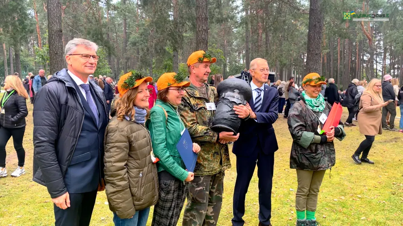 03 po reportazo00 01 42 19still210 jpg