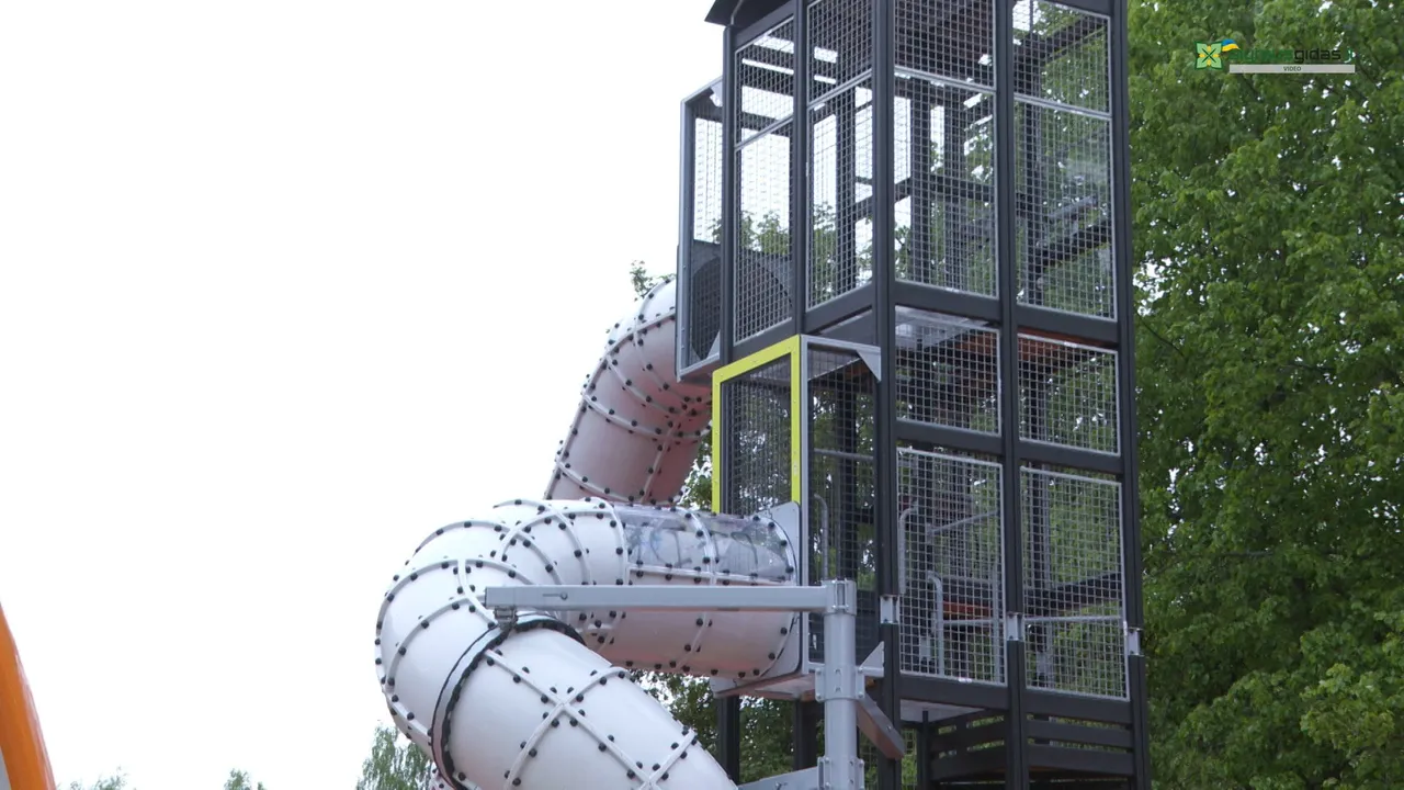 03 po reportazo00 01 44 04still109