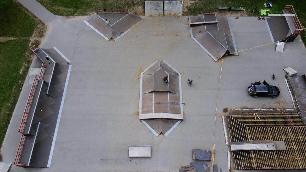 03 po reportazo00 01 53 40still088