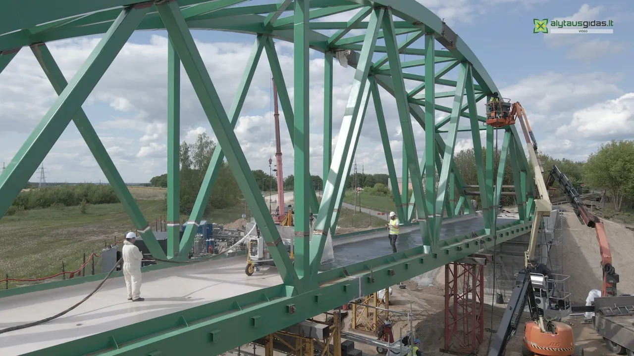 03 po reportazo00 03 10 03still010