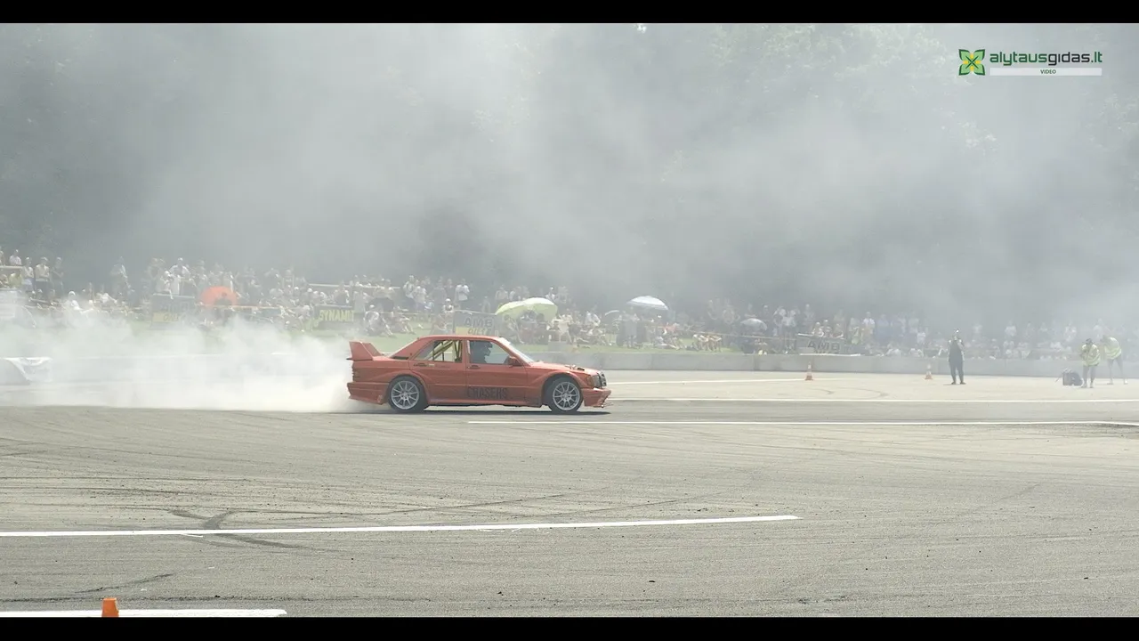 03 po reportazo00 04 35 08still018