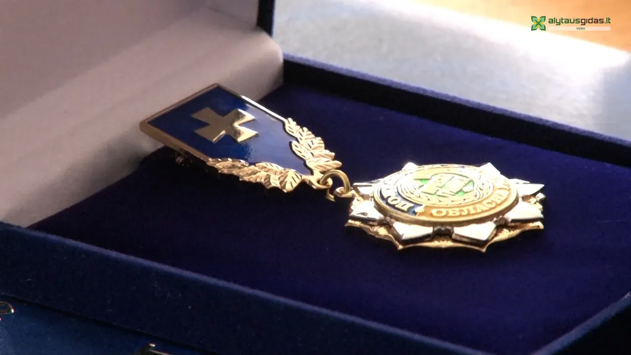 03 po reportazo00 05 18 06still067 jpg