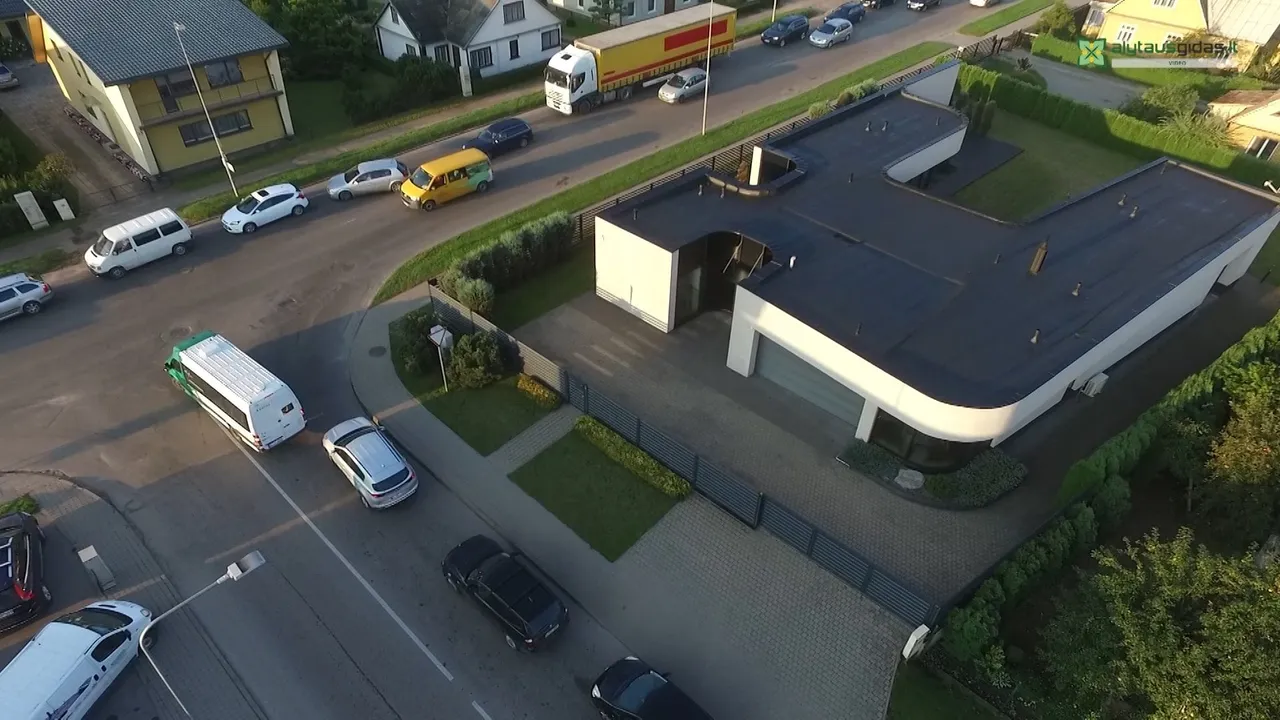 05 11 kepyklos gatve00 00 30 12still003