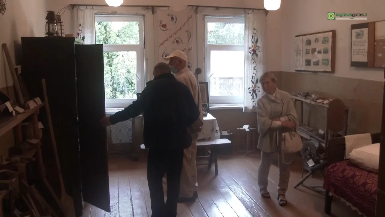 08 07 poceloniu bendruomenes svente00 00 21 20still003