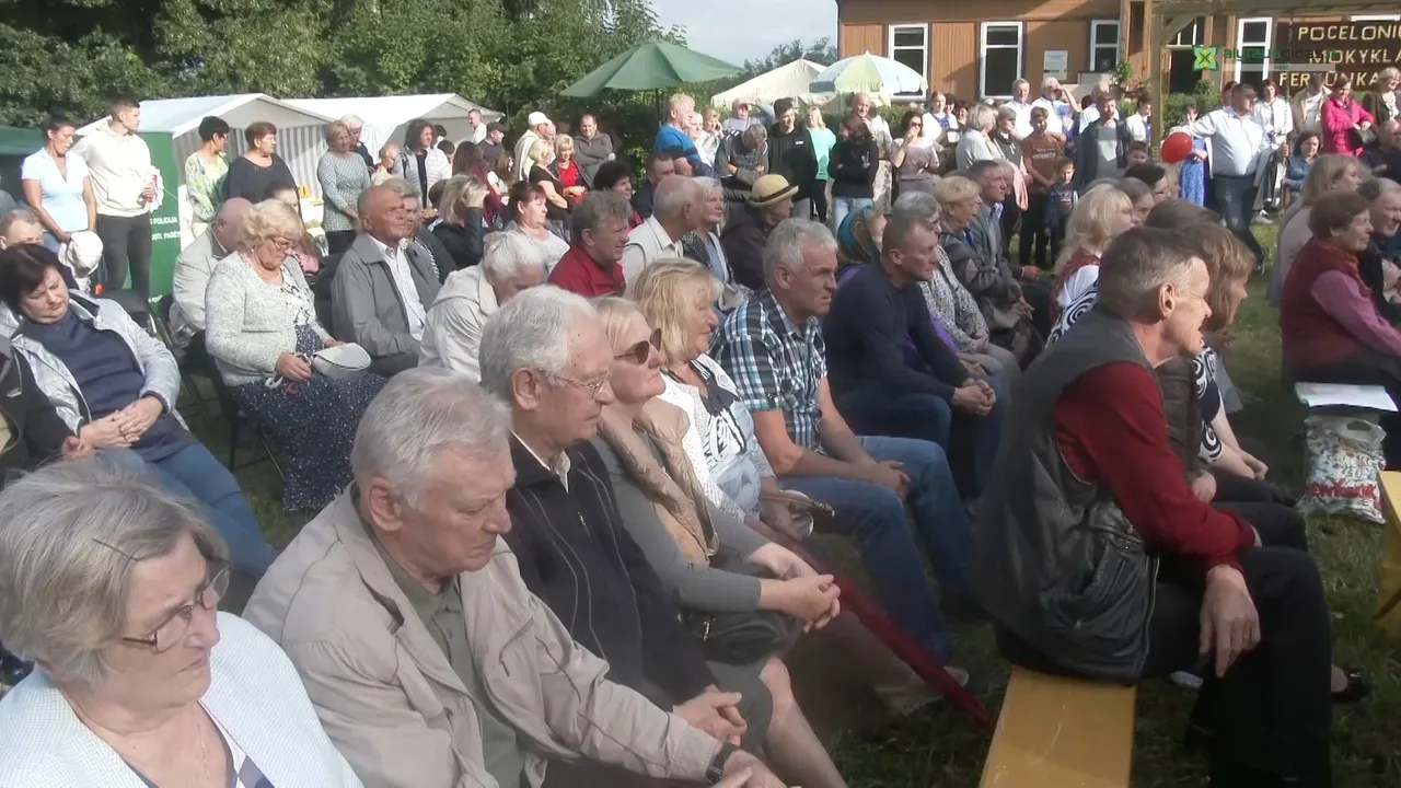 08 07 poceloniu bendruomenes svente00 00 31 18still005