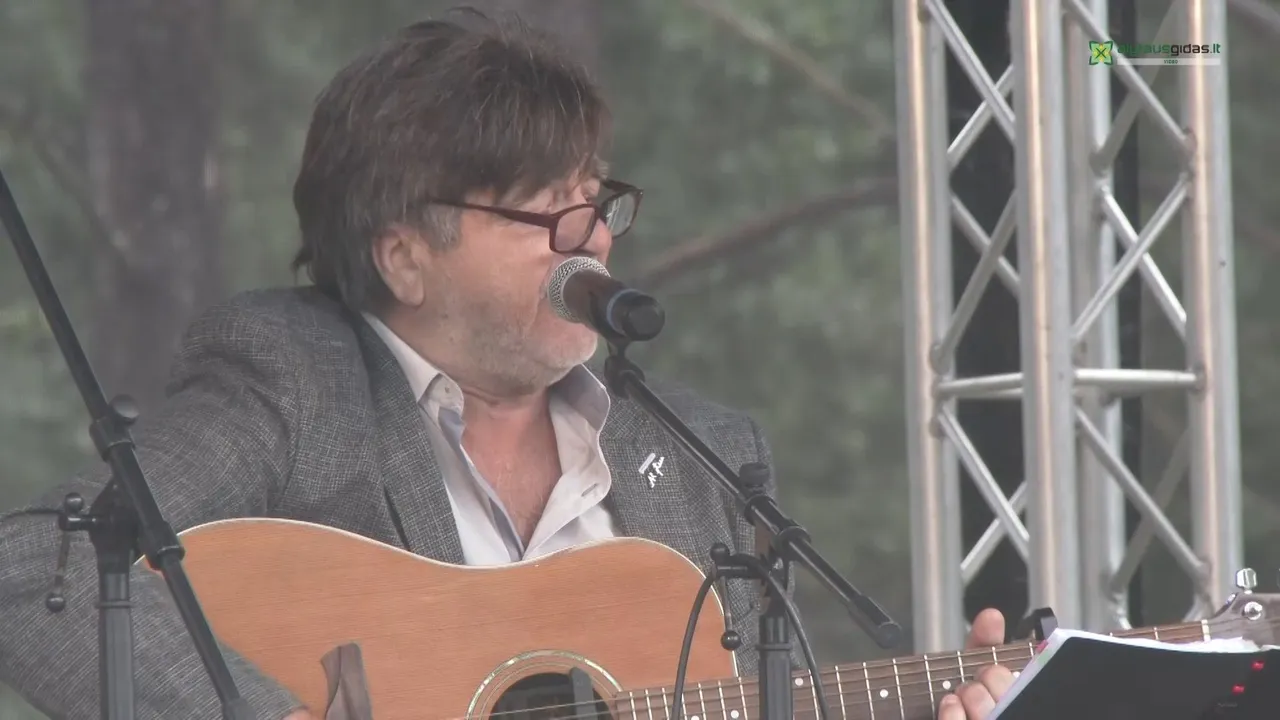 08 07 poceloniu bendruomenes svente00 00 34 17still006