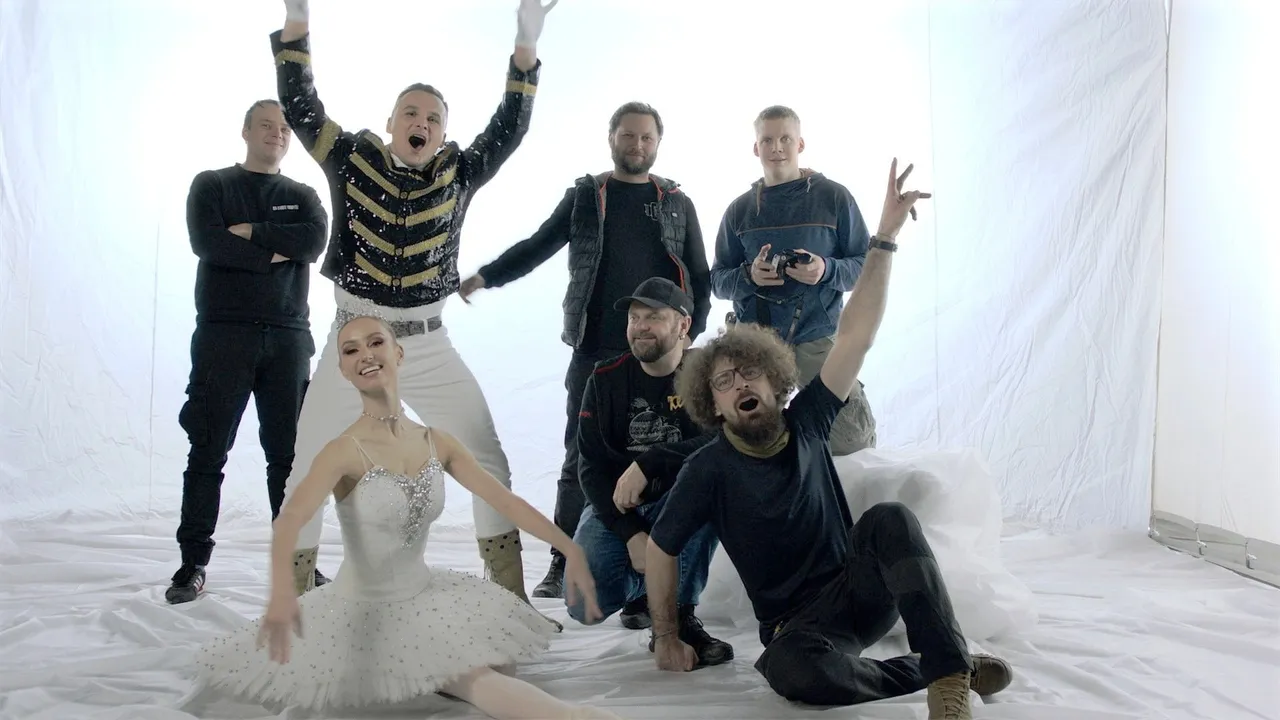 10 klipo filmavimo komanda