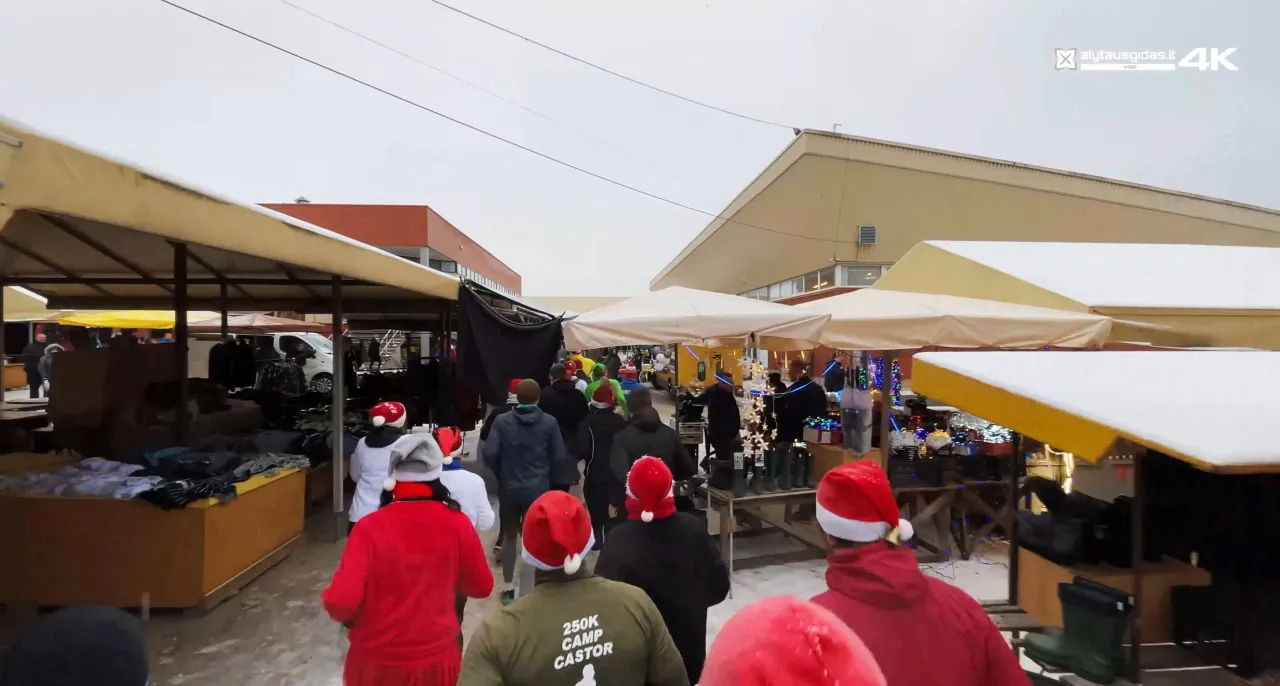 12 24 kaledinis begimas00 02 05 24still008 scaled