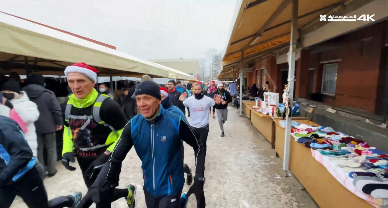 12 24 kaledinis begimas00 02 14 50still009 scaled