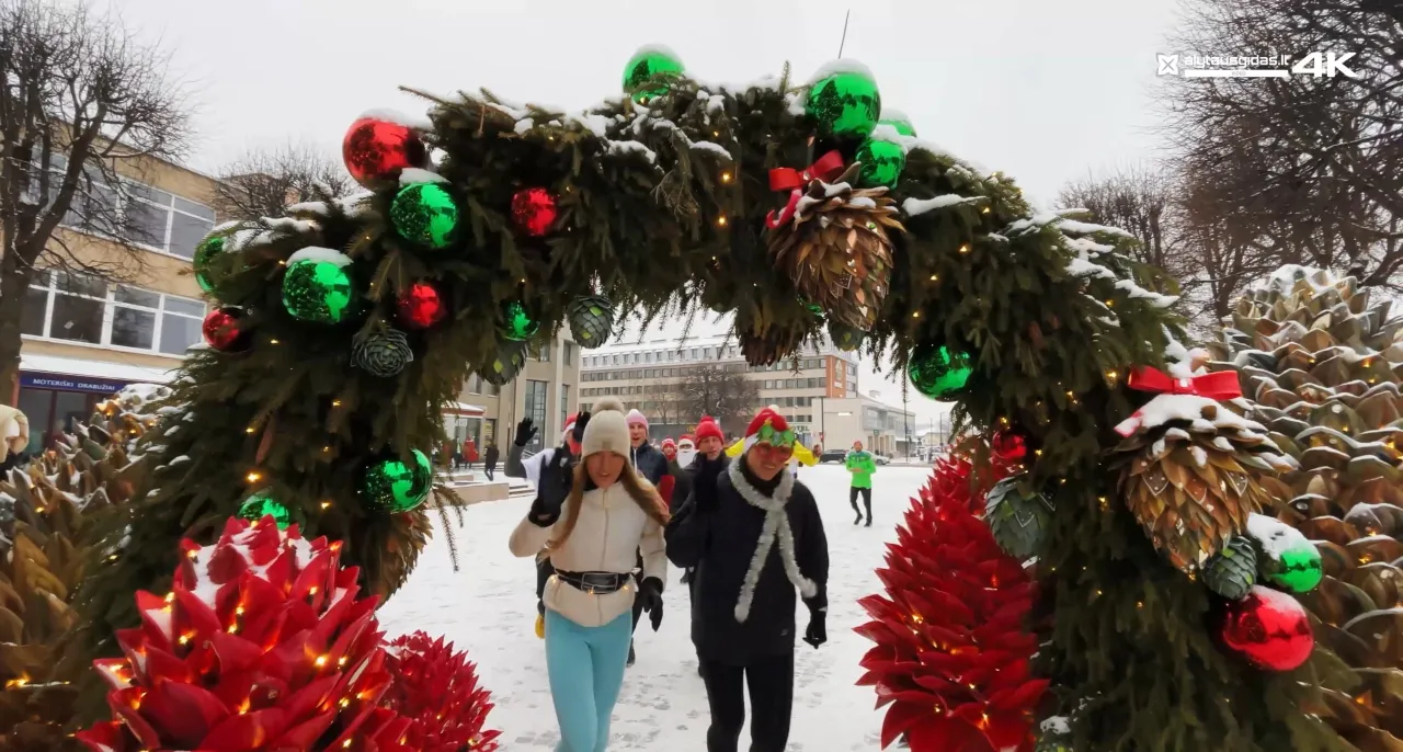 12 24 kaledinis begimas00 02 47 31still012 scaled