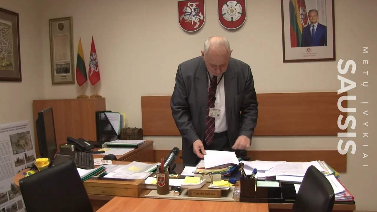 12 31 block postaqi00 01 21 27still013