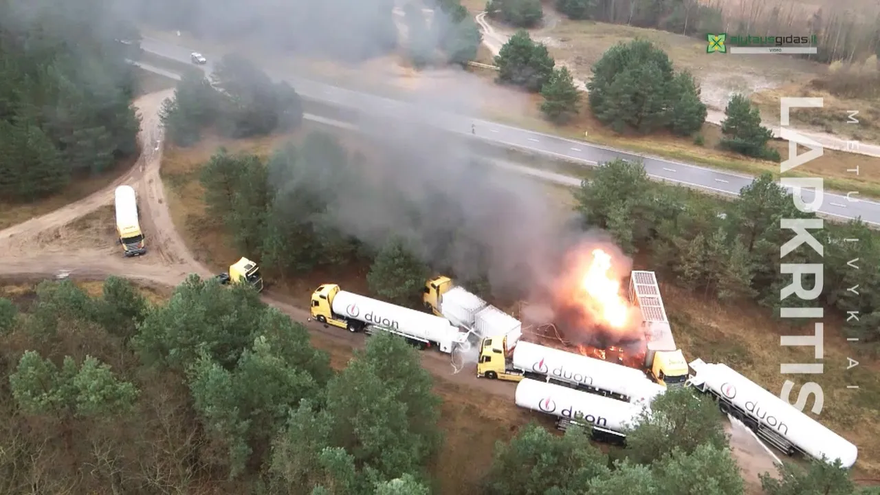 12 31 block postaqi00 14 06 38still028