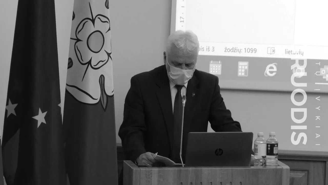 12 31 block postaqi00 14 44 37still030