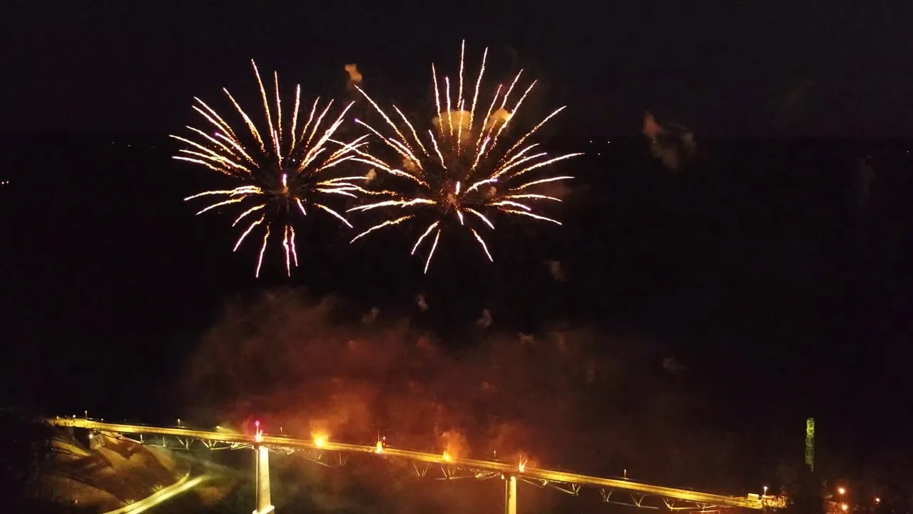 12 31 block postaqi00 15 56 23still031