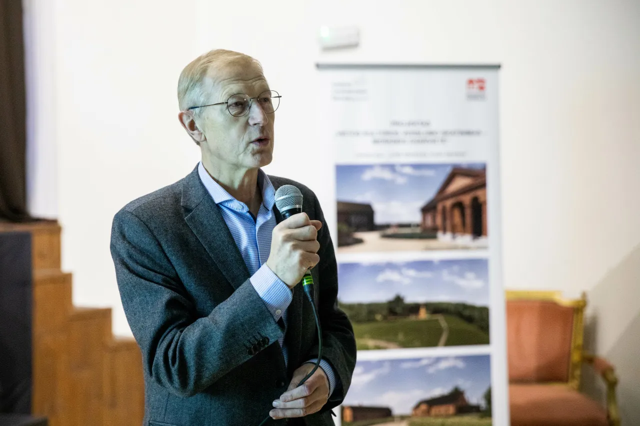 20211116merkyne1204 scaled