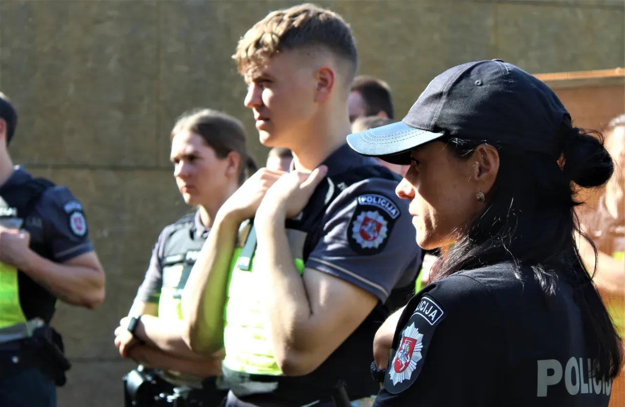 2521 9f9bb4f8f2133ffebe813e7e74702231 jpg