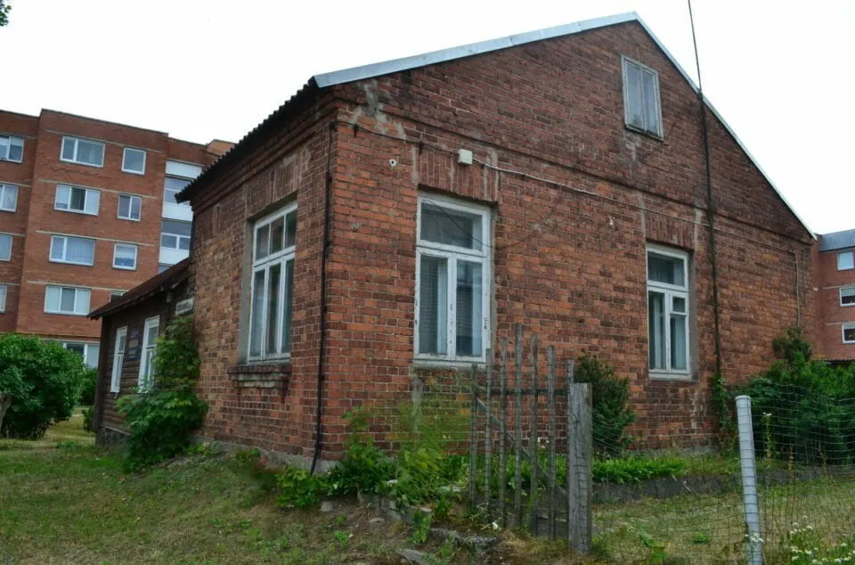 3 buvusios mokyklos pastatas kuriame dirbo hirsas kalmanavicius alytaus tic 960x634 2