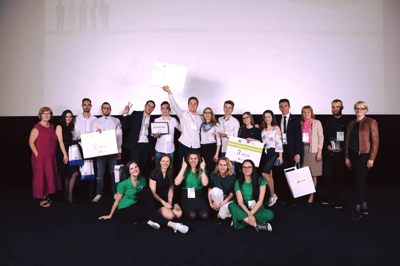 32253591 1978598075524319 6183681414978863104 o